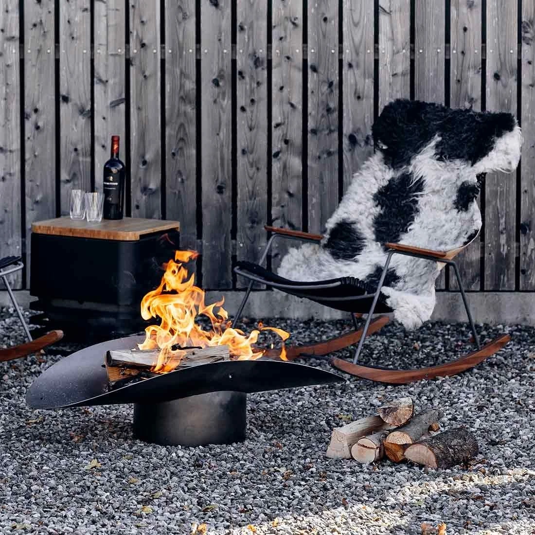 Höfats ELLIPSE Feuerschale Corten-Stahl Schwarz 6 Höfats ELLIPSE Feuerschale Corten-Stahl Schwarz – Bild 4