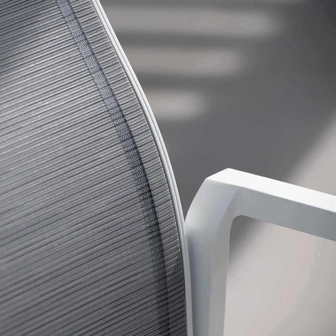 Stern Kari Stapelsessel Aluminium/Textilene Weiß/Silber 5 Stern Kari Stapelsessel Aluminium/Textilene Weiß/Silber – Bild 3