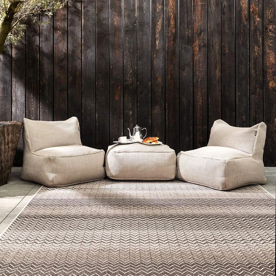 ROOLF Living Ziggy Outdoorteppich 160x230cm Anthrazit/Beige 7 ROOLF Living Ziggy Outdoorteppich 160x230cm Anthrazit/Beige – Bild 5