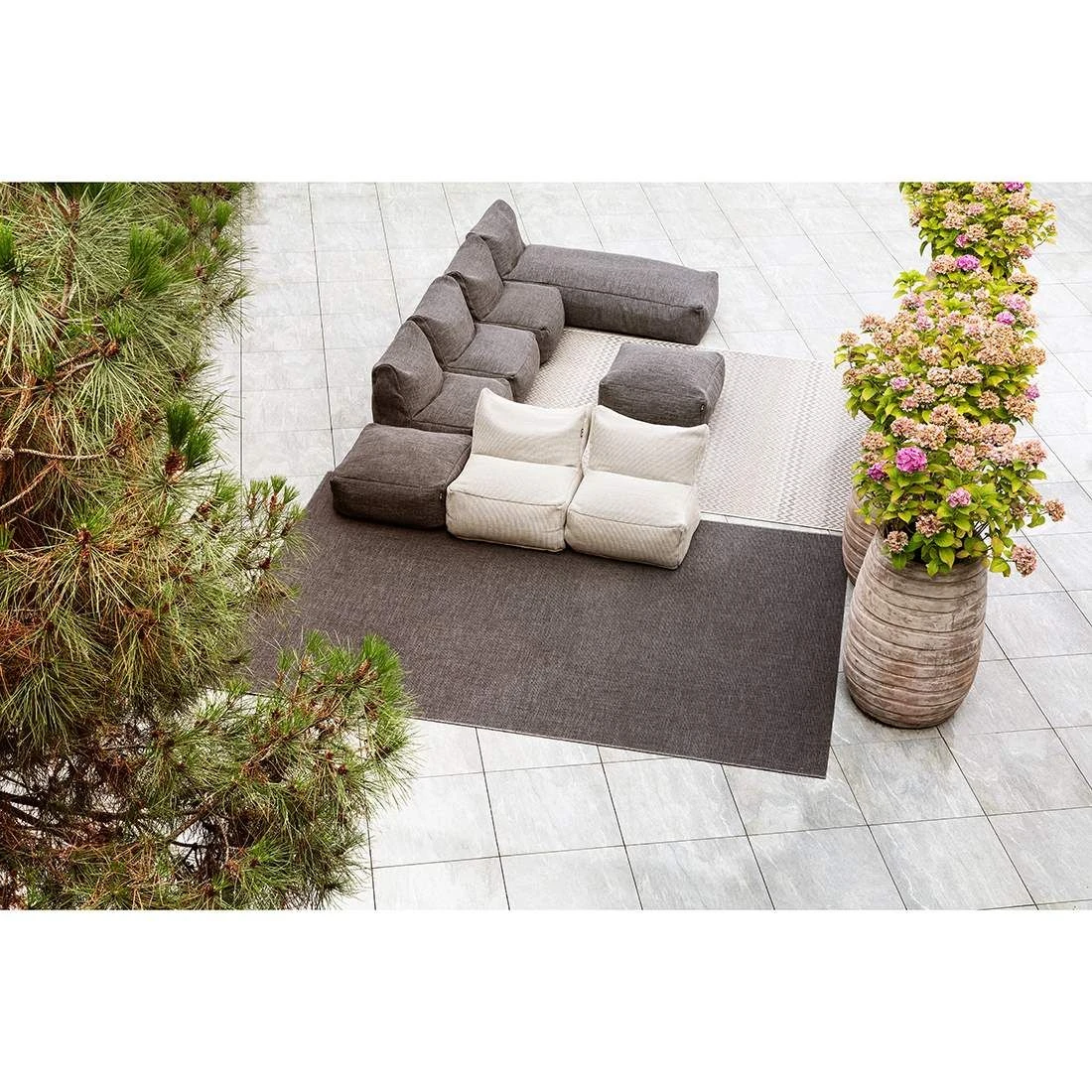 ROOLF Living Dotty Outdoorteppich 180x280cm Anthrazit 4 ROOLF Living Dotty Outdoorteppich 180x280cm Anthrazit – Bild 2