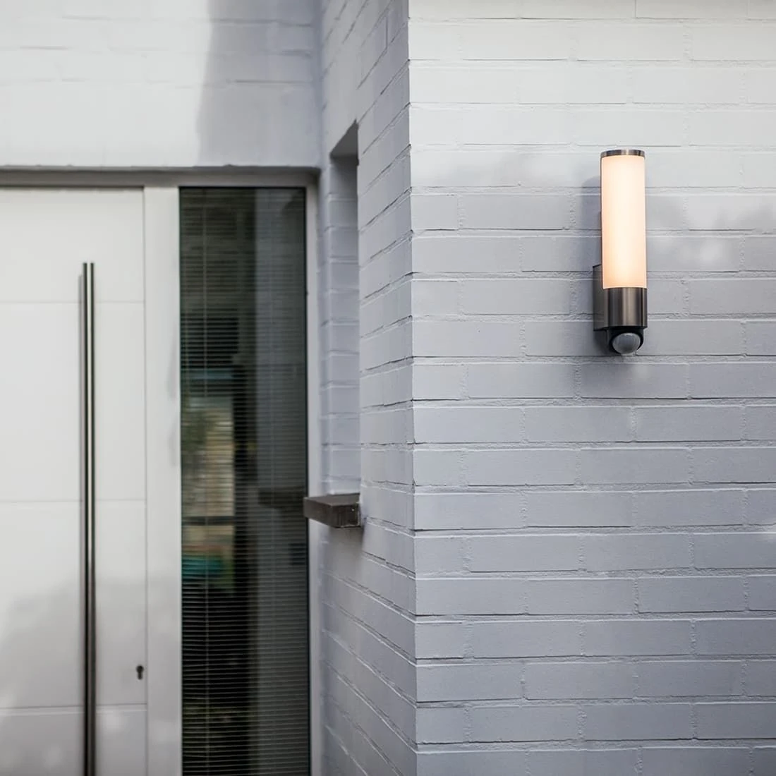 LUTEC Leda LED-Außenwandbeleuchtung Edelstahl Silber 4 LUTEC Leda LED-Außenwandbeleuchtung Edelstahl Silber – Bild 2