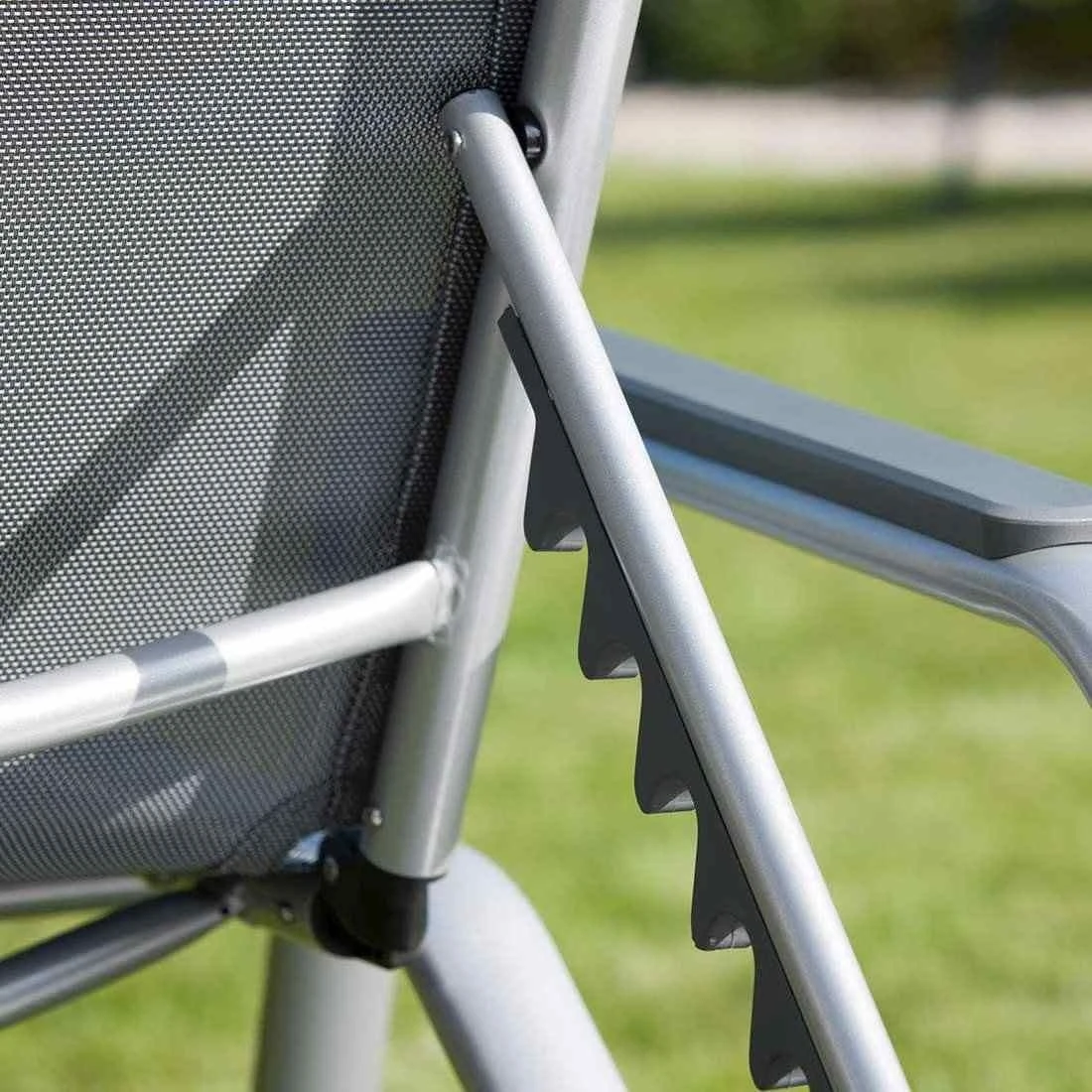 Kettler Cirrus Komfort-Stapelliege Aluminium/Textilene Silber/Anthrazitgrau 10 Kettler Cirrus Komfort-Stapelliege Aluminium/Textilene Silber/Anthrazitgrau – Bild 8