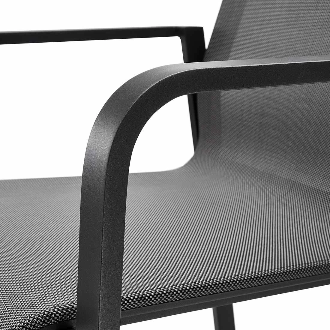 OUTLIV. Julia Stapelsessel Aluminium/Textilene Anthrazit/Coal 7 OUTLIV. Julia Stapelsessel Aluminium/Textilene Anthrazit/Coal – Bild 5