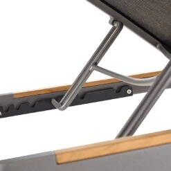 Solpuri Foxx Gartenliege Aluminium/Textilene/Teak Anthrazit/Coal -Garten Leben solpuri foxx gartenliege aluminium textilene teak 1465632 5