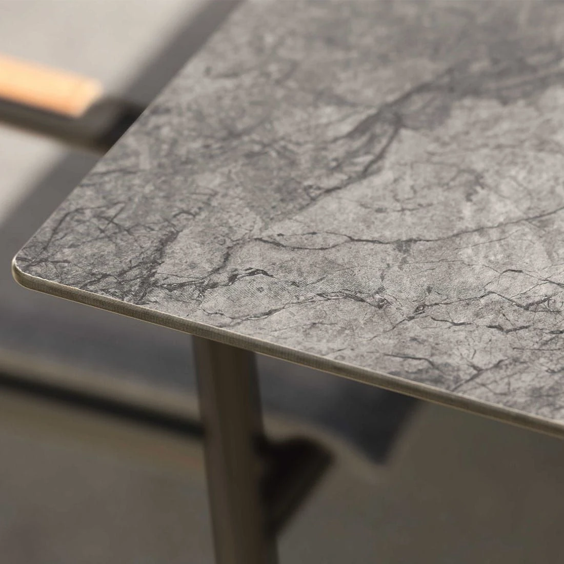 Stern Interno Gartentisch Aluminium Rundrohr/Silverstar 2.0 Schwarz Matt/Dark Marble 4 Stern Interno Gartentisch Aluminium Rundrohr/Silverstar 2.0 Schwarz Matt/Dark Marble – Bild 2