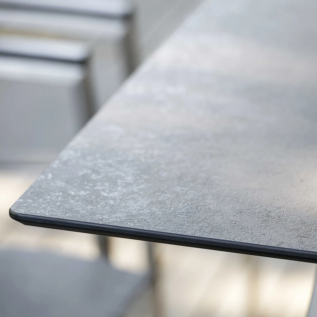 Stern Interno Gartentisch Edelstahl Vierkantrohr/Silverstar 2.0 Silber/Smoky 4 Stern Interno Gartentisch Edelstahl Vierkantrohr/Silverstar 2.0 Silber/Smoky – Bild 2