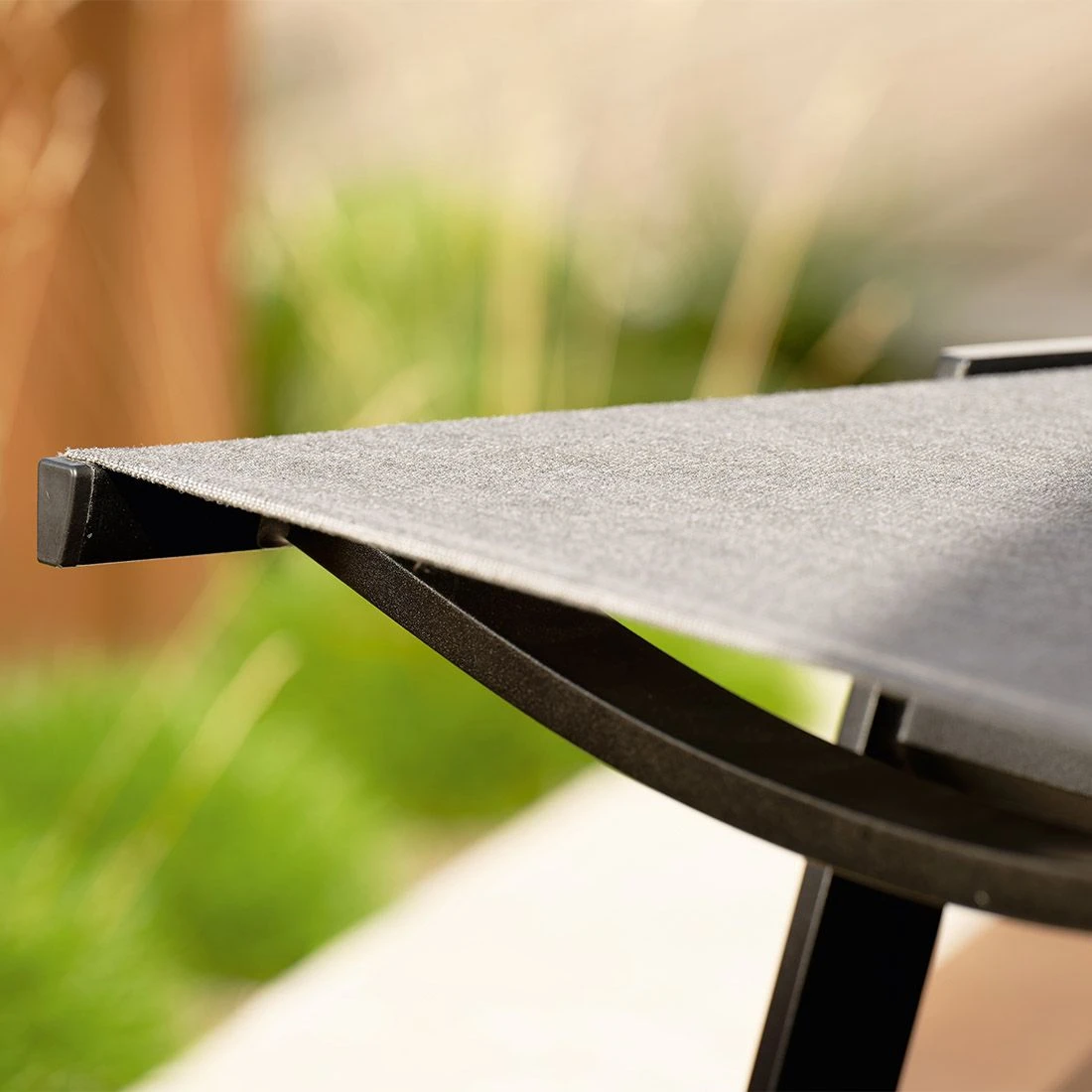 Stern Kari Gartenliege Aluminium/Textilene Schwarz Matt/Leinen Grau 7 Stern Kari Gartenliege Aluminium/Textilene Schwarz Matt/Leinen Grau – Bild 5