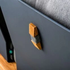 Suns Nardo Gartensofa Aluminium/Teak/Sunproof Matt Royal Grey/Blended Anthrazit -Garten Leben suns nardo 2 sitzer aluminium teak sunproof 1386619 3