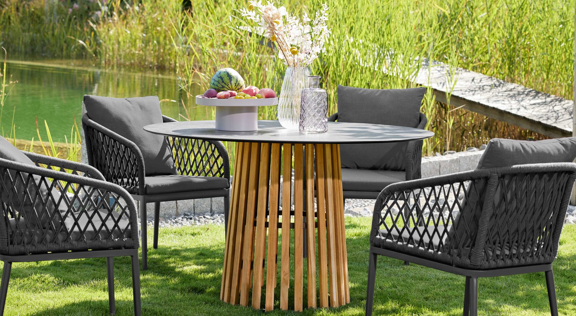 Titelseite -Garten Leben Gartentisch Interliving aus Holz in Grau Interliving Gartenmoebel Serie 7004 Tisch G163 HPL Beton und Teakholz Durchmesser ca 125 cm guenstiger